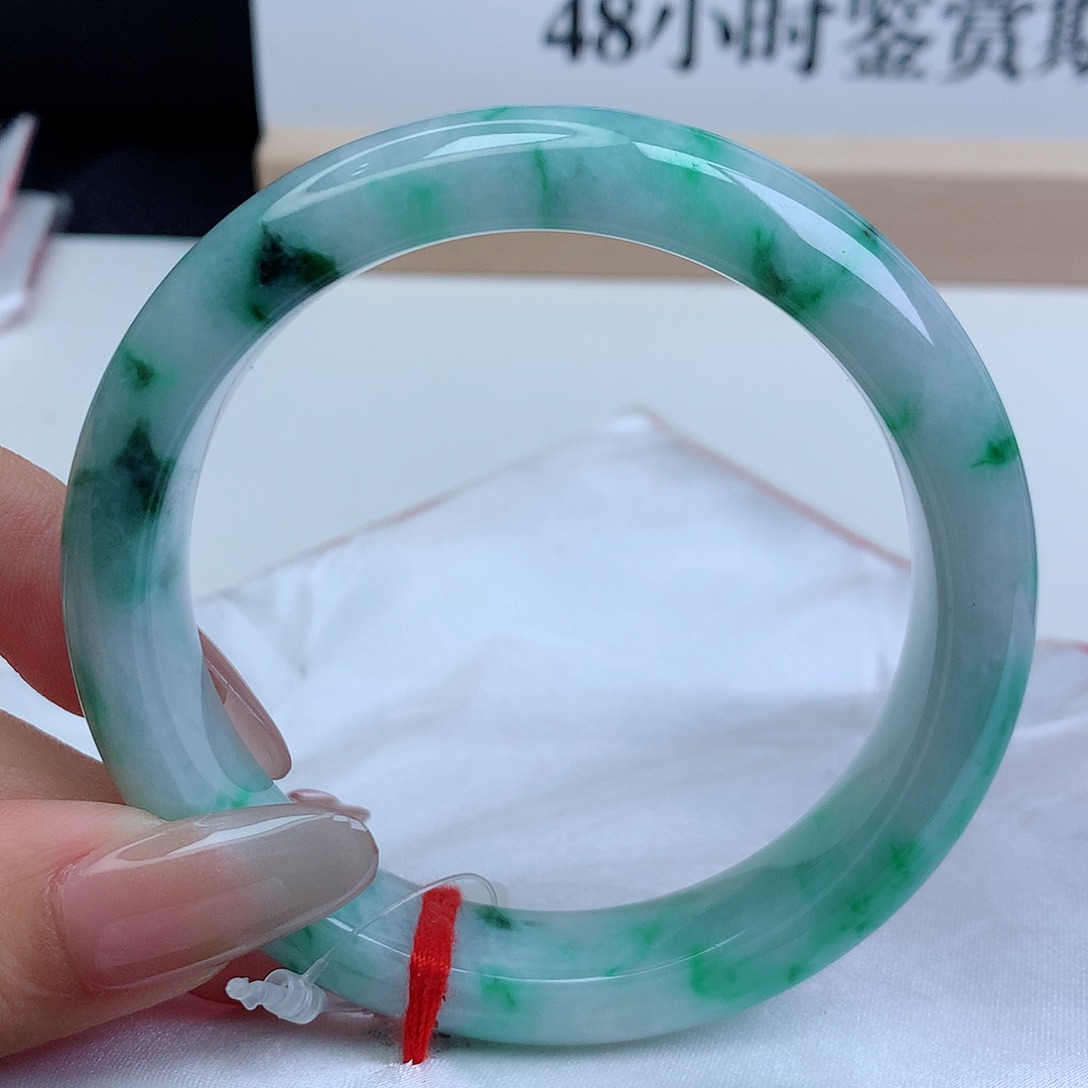 翡翠手镯未镶嵌58.5圈口