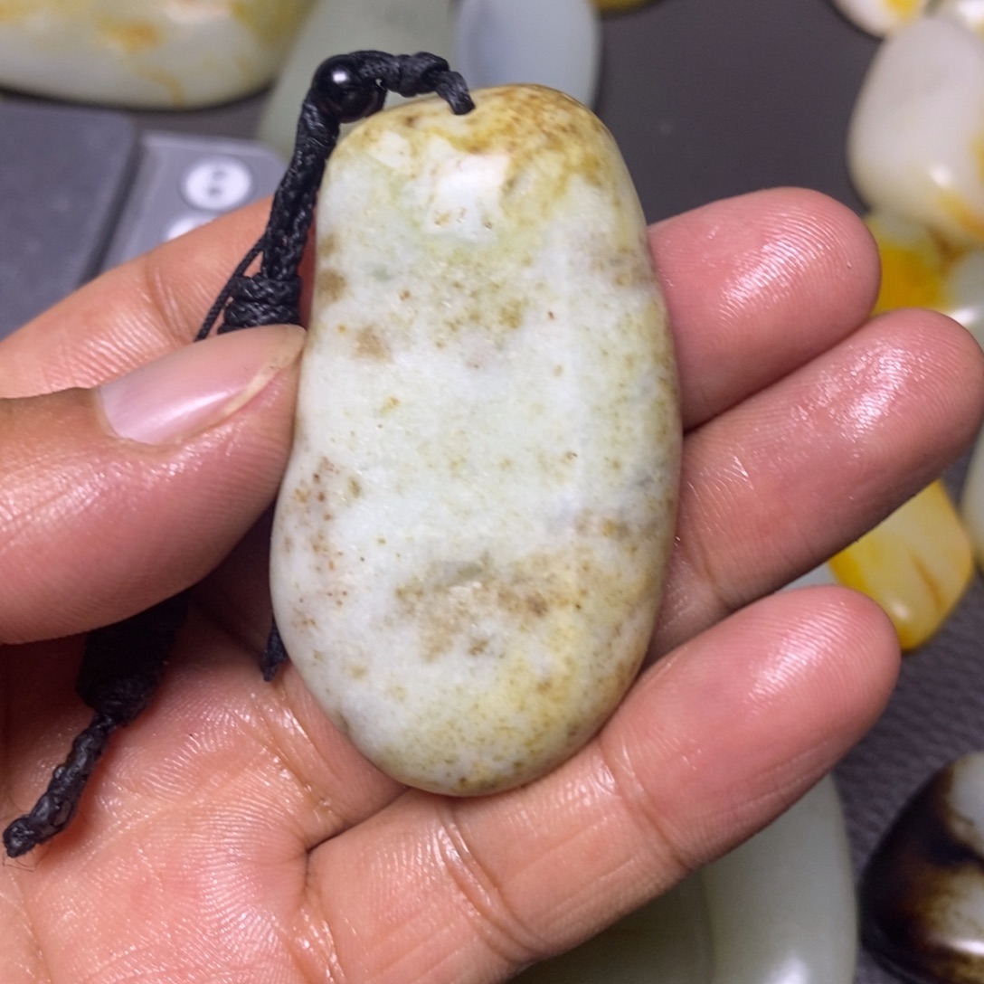 和田玉（糖玉）未镶嵌挂件