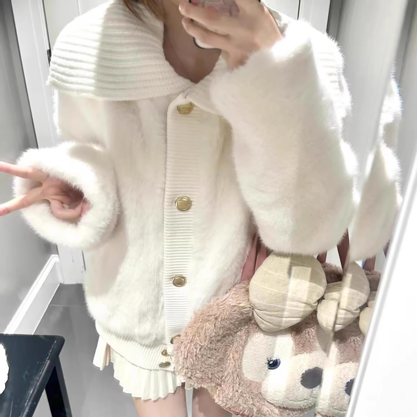 巨好看的白色翻领环保皮草外套女秋冬新款高级感软糯针织毛衣开衫