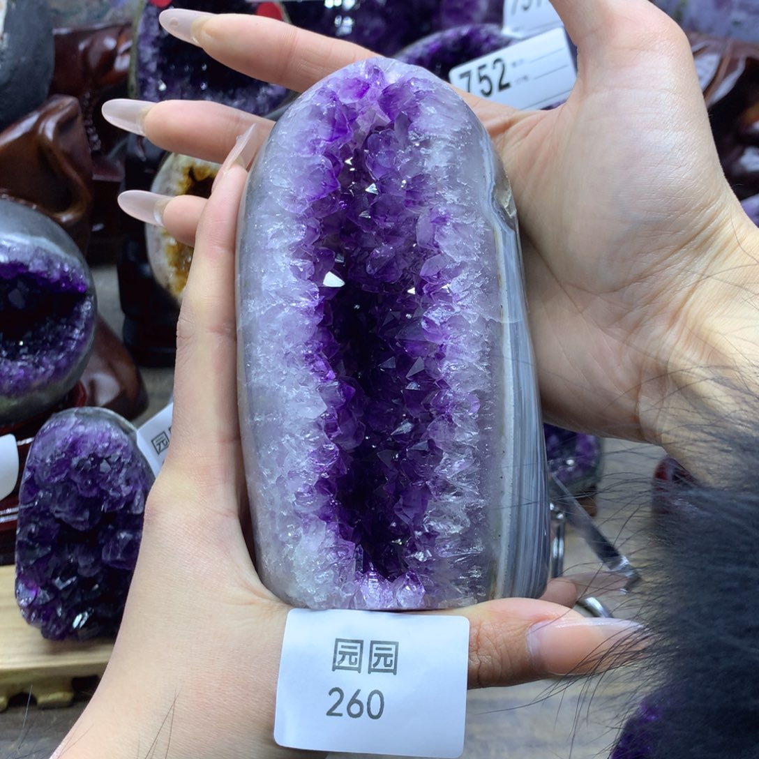 紫晶大型摆件（非配饰）未镶嵌