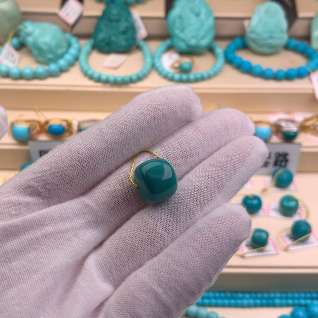 绿松石珠宝奇石未镶嵌13.8*12.2mm