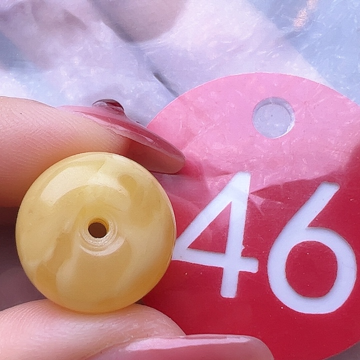 蜜蜡裸石未镶嵌微瑕 16/10.8mm 墩子