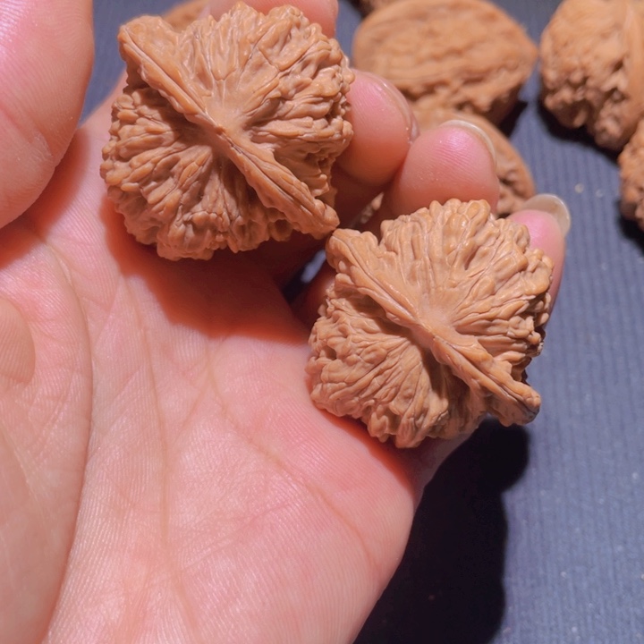 文玩核桃吊坠丰*四座楼