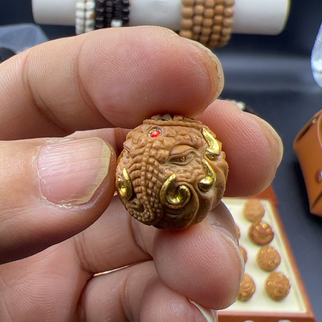 猴头核桃吊坠象神