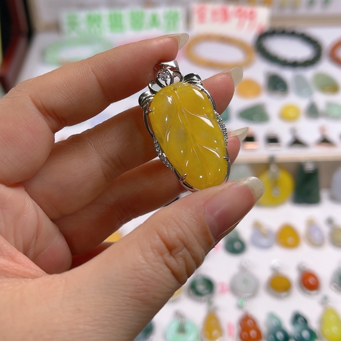 【闪购商品】翡翠颈饰未镶嵌石***?吊坠