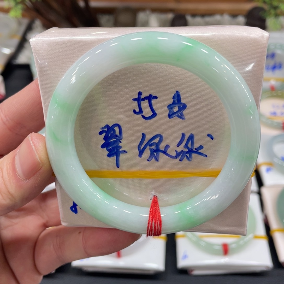 翡翠未镶嵌手镯翡翠