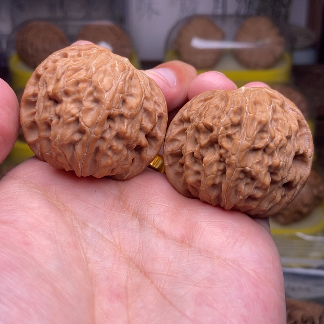 文玩核桃吊坠全品41尺磨盘红皮山地735