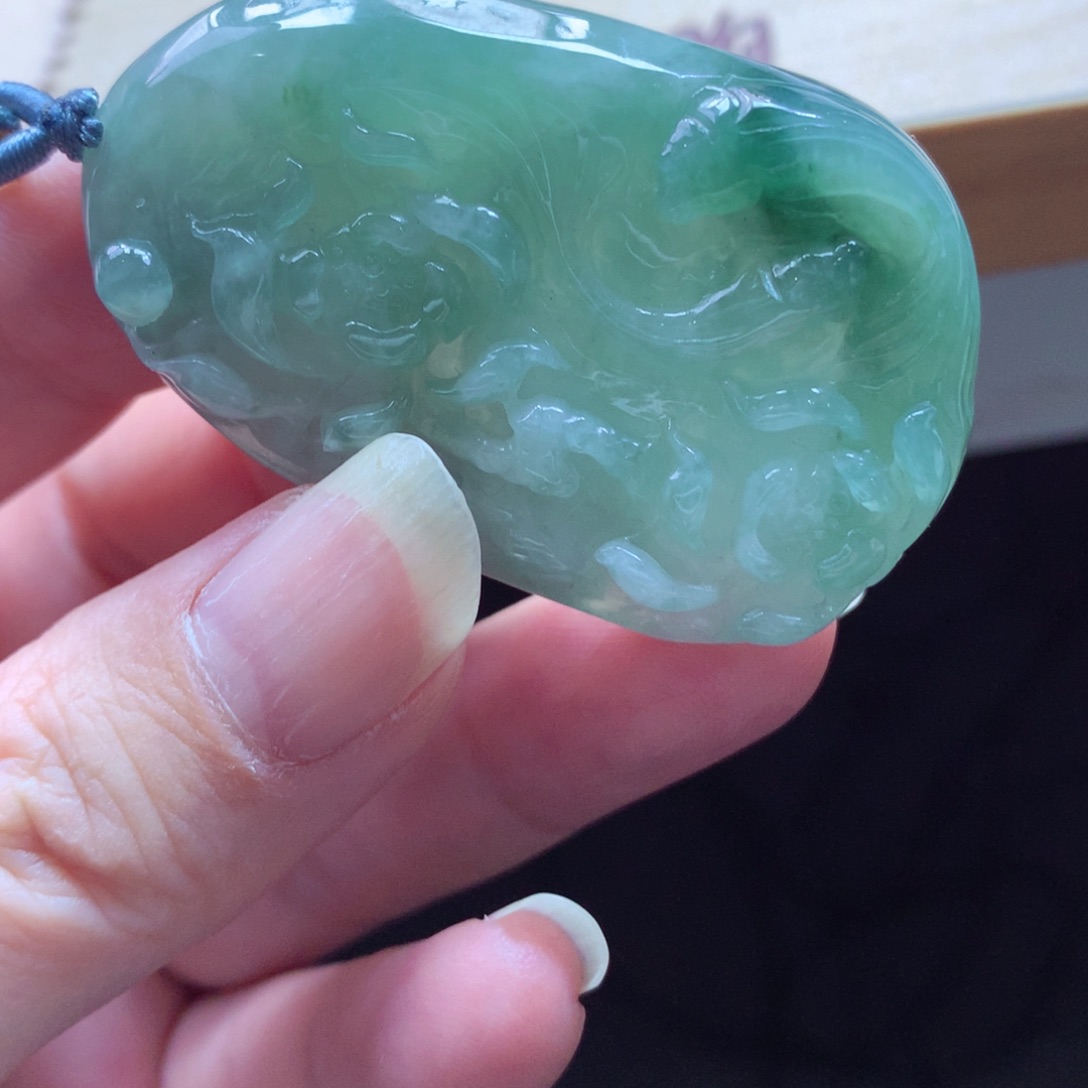 翡翠颈饰未镶嵌吊坠