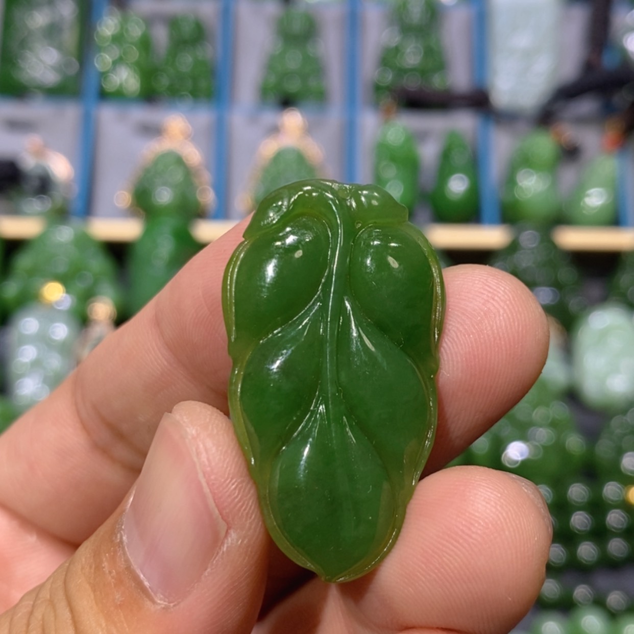 【闪购商品】和田玉吊坠(不含链)未镶嵌菠菜绿叶子 36/20