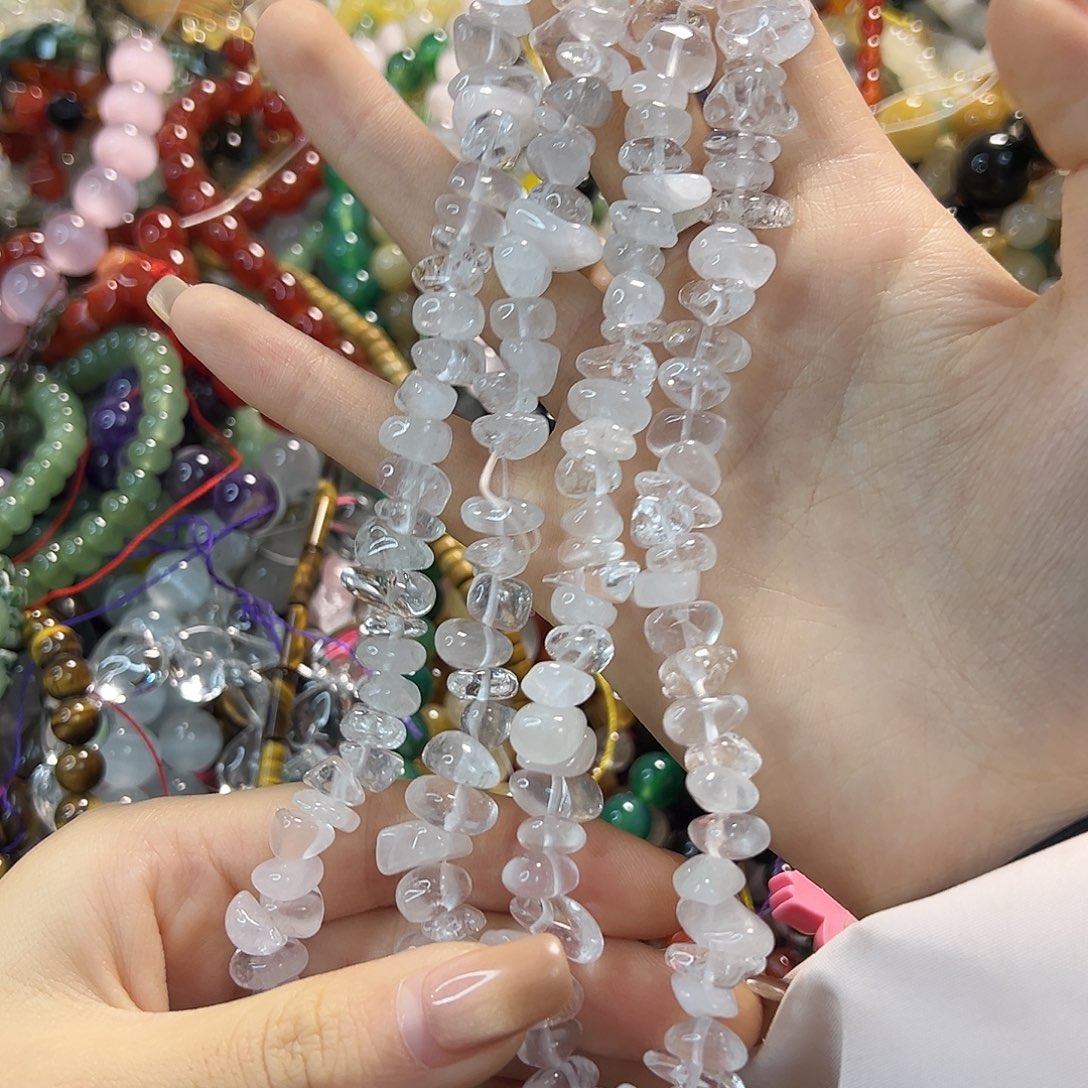 玛瑙/玉髓未镶嵌珠宝半成品白水碎石卡10左右一条四圈
