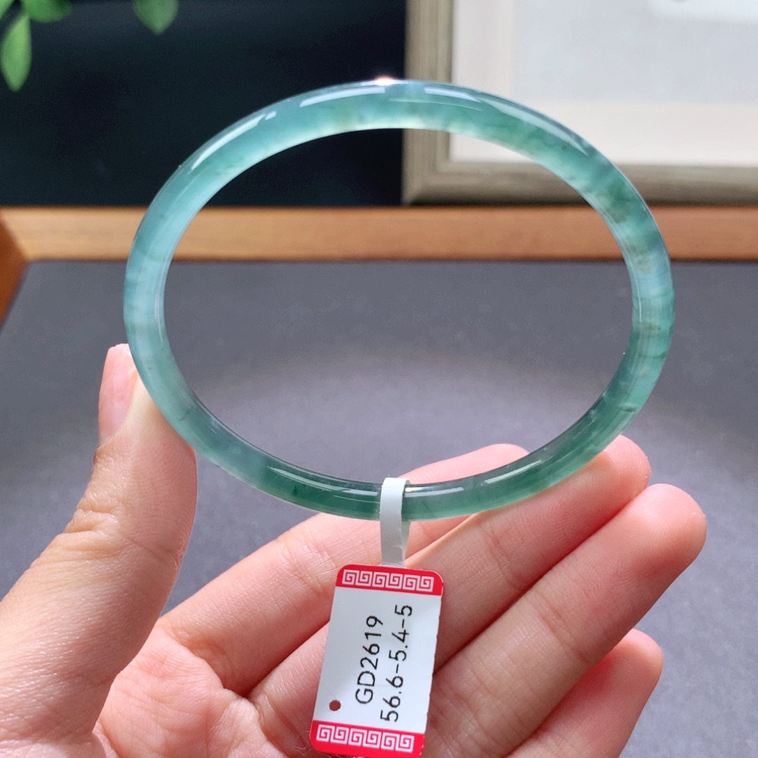 翡翠手镯未镶嵌天然翡翠手镯