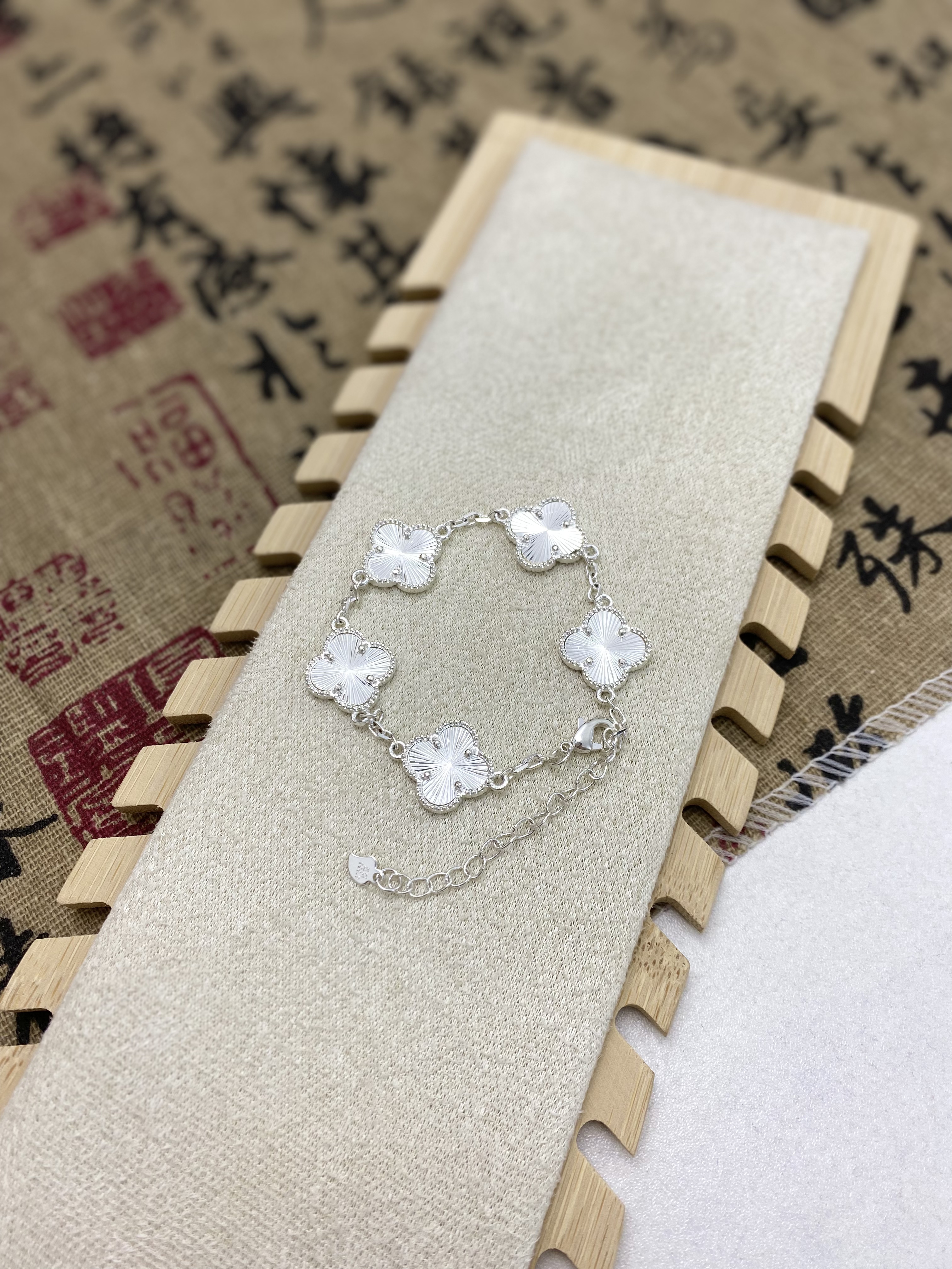 足银手链 气质百搭时尚四叶草手链