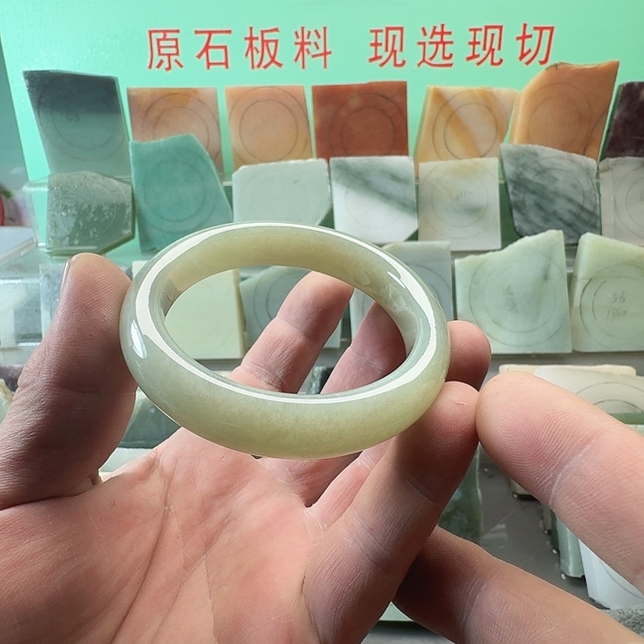 开***果定制和田玉手镯定制