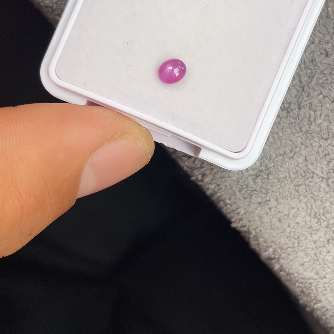 红宝石裸石未镶嵌0.49Ct。