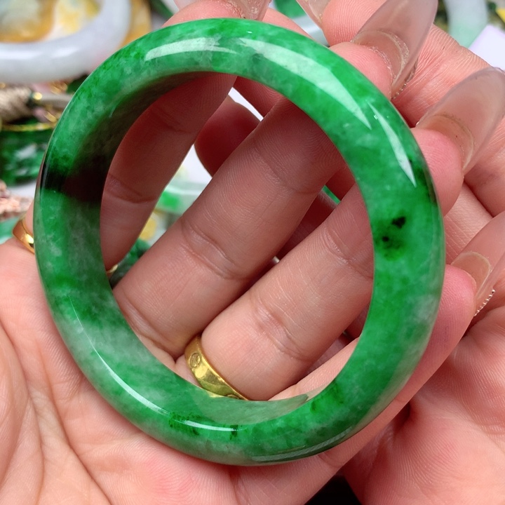 翡翠手镯未镶嵌翡翠翡翠手镯