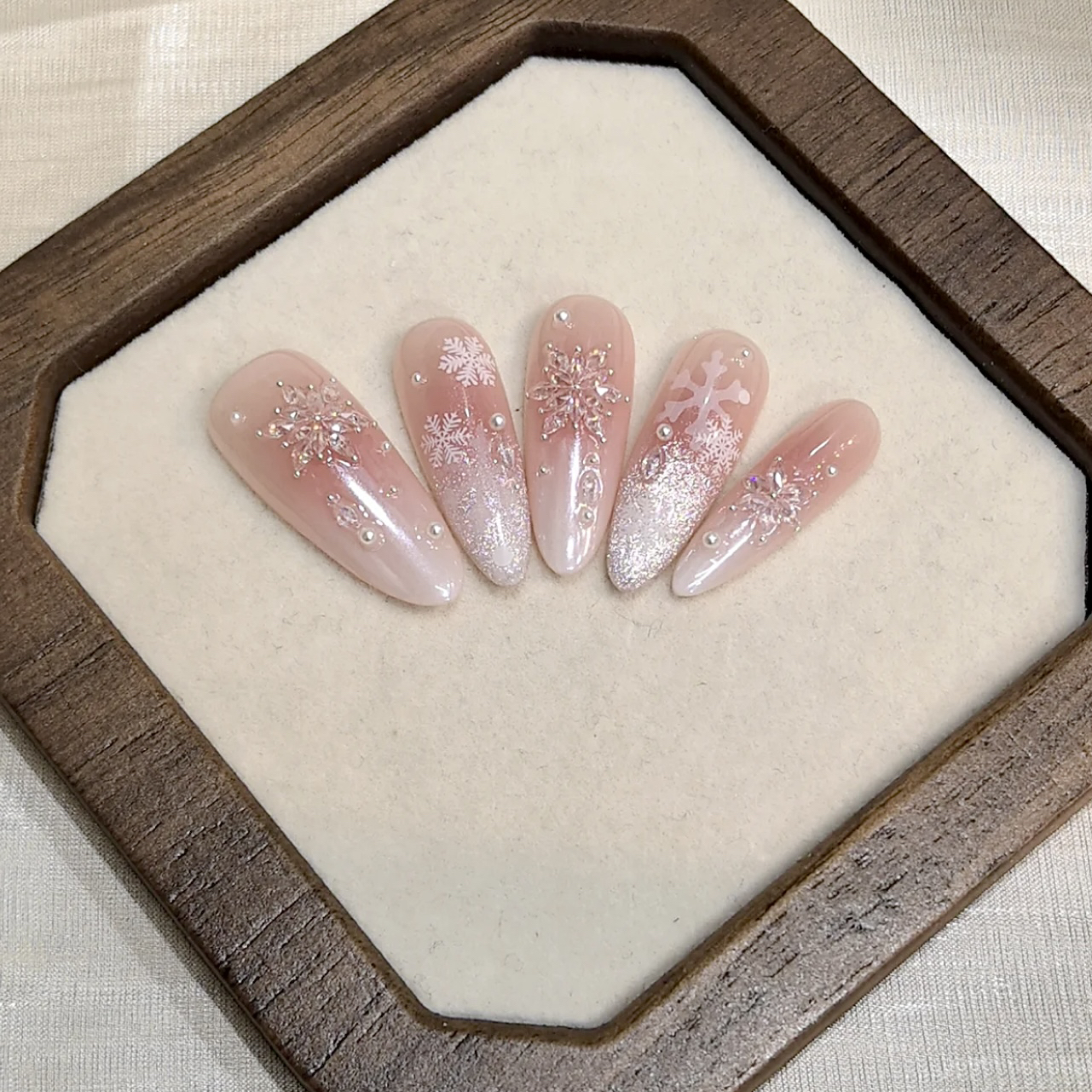 【雪中漫步】彩锆堆钻雪花猫眼秋冬显白气质7112202纯手工穿戴甲