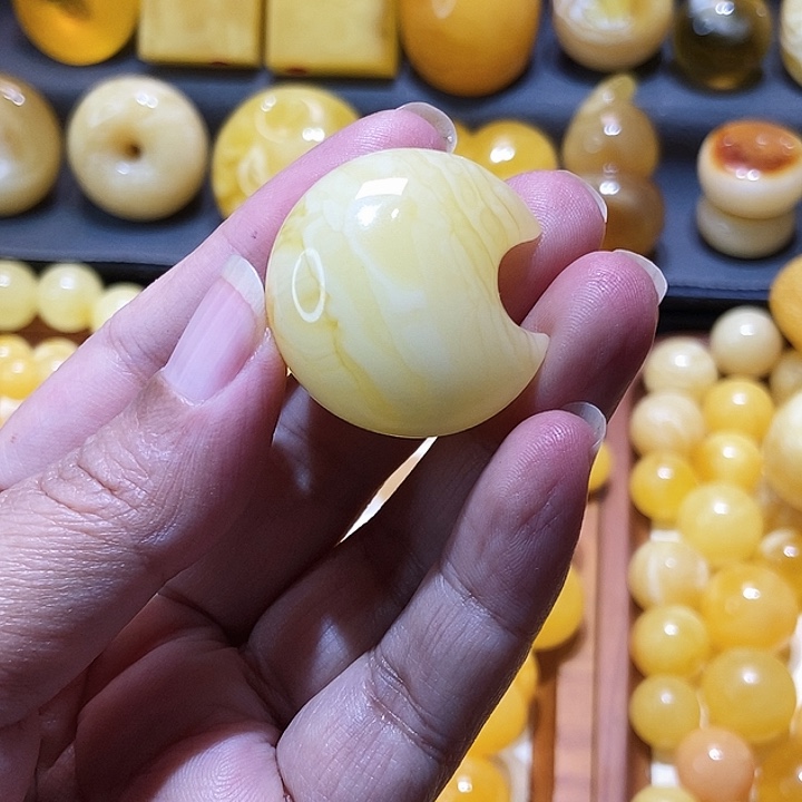 琥珀未镶嵌颈饰天然蜜蜡