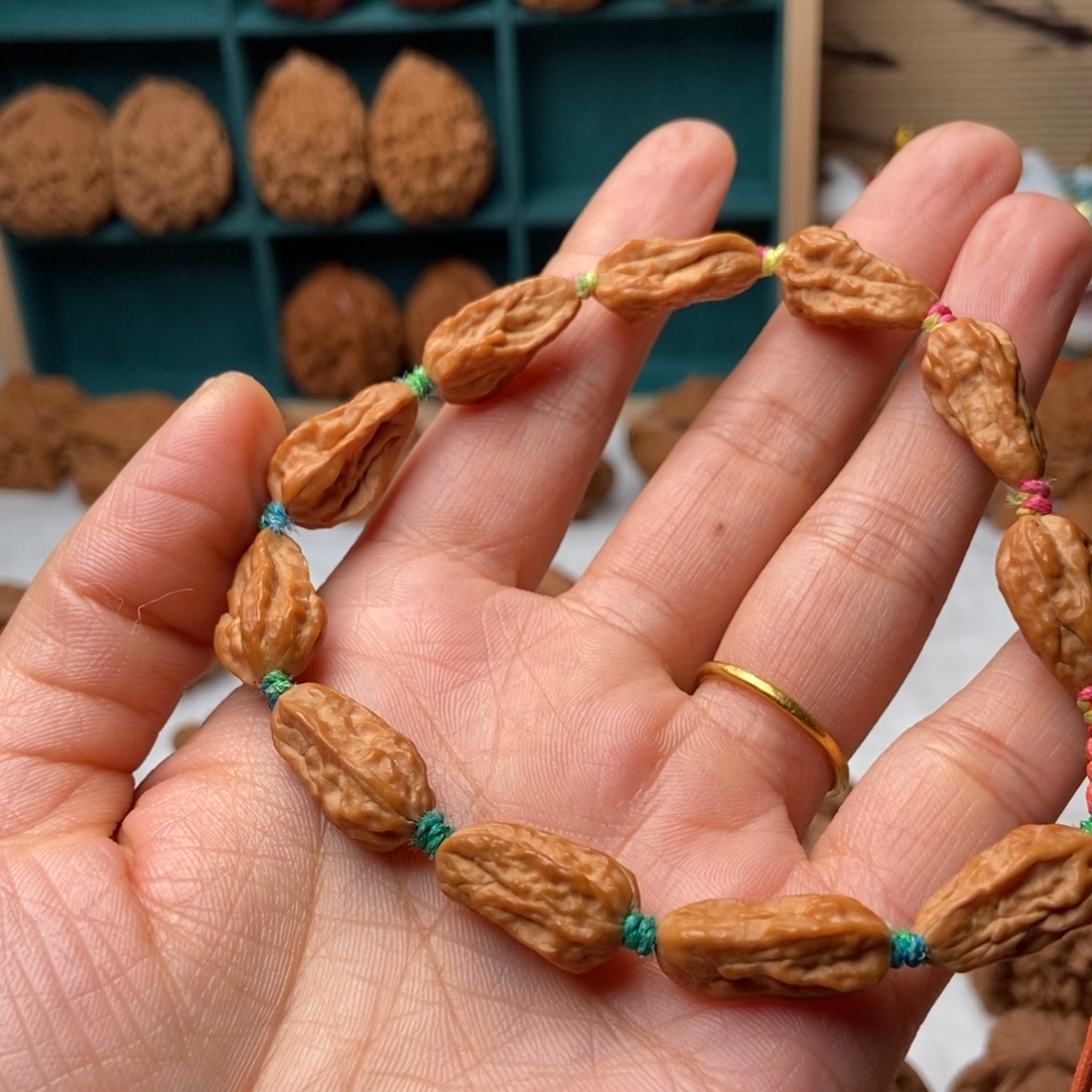 鲸***.大叶紫檀（黑酸枝木类）