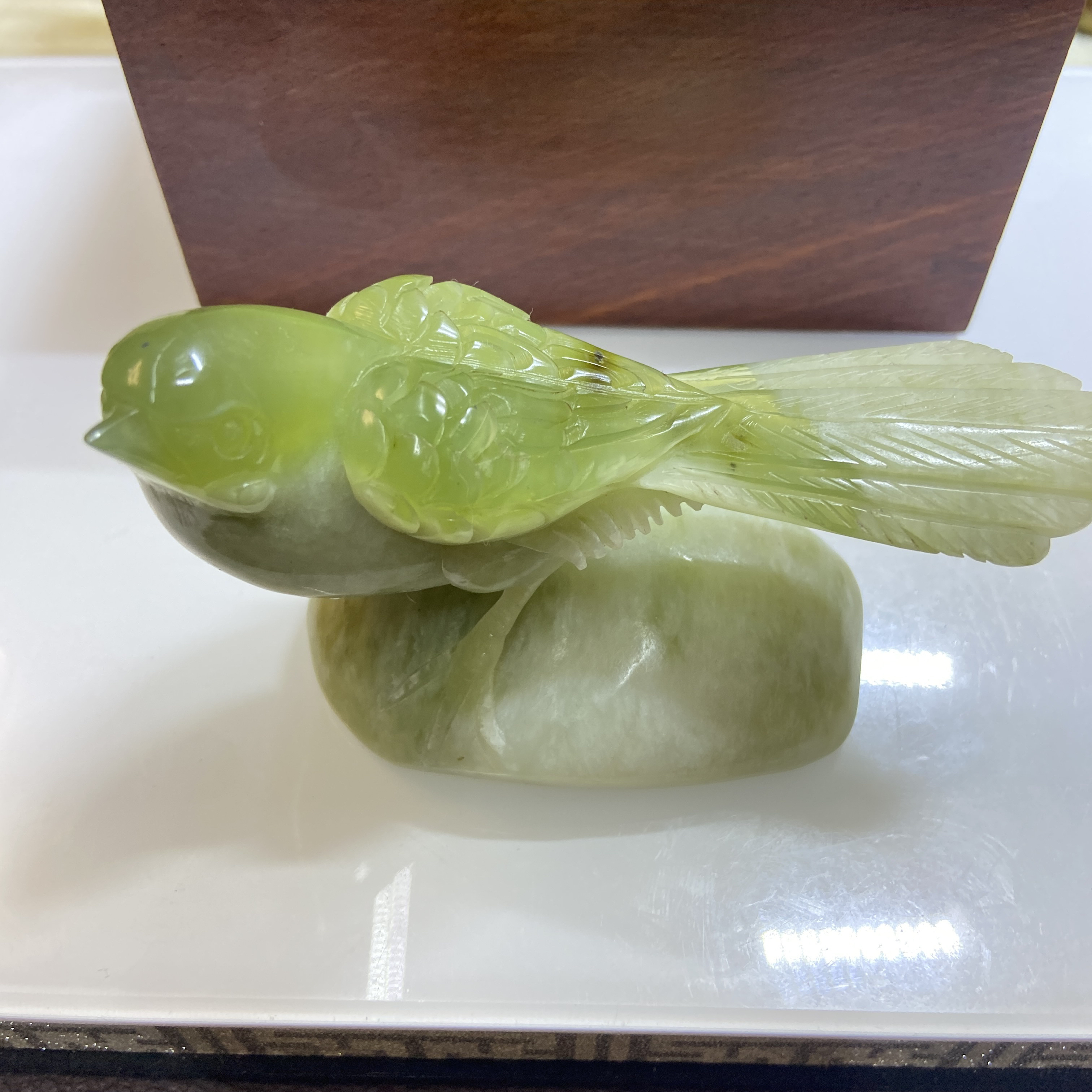 岫玉甲翠俏色巧雕喜鹊喜进家门茶宠桌摆