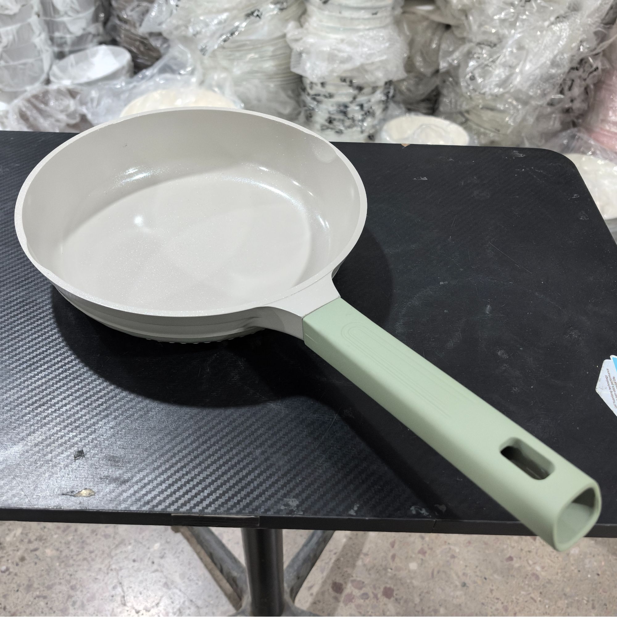 【荣家磨标】微瑕24cm钛陶瓷加深煎炒锅家用不粘锅平底锅网红滑蛋锅