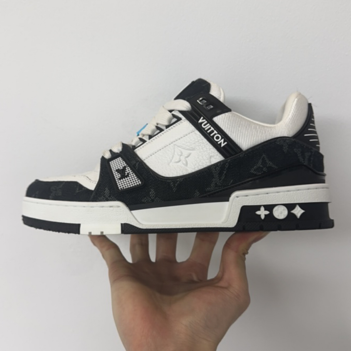 99新 LouisVuitton/路易威登 trainer 黑白牛仔 欧码41.5码