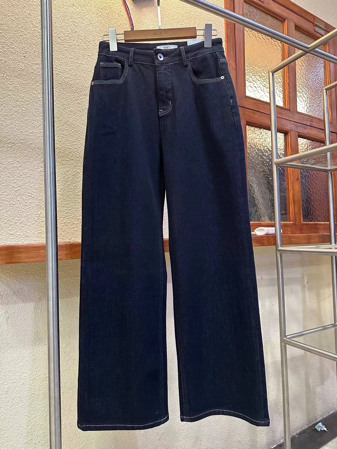 显瘦四面弹力牛仔裤