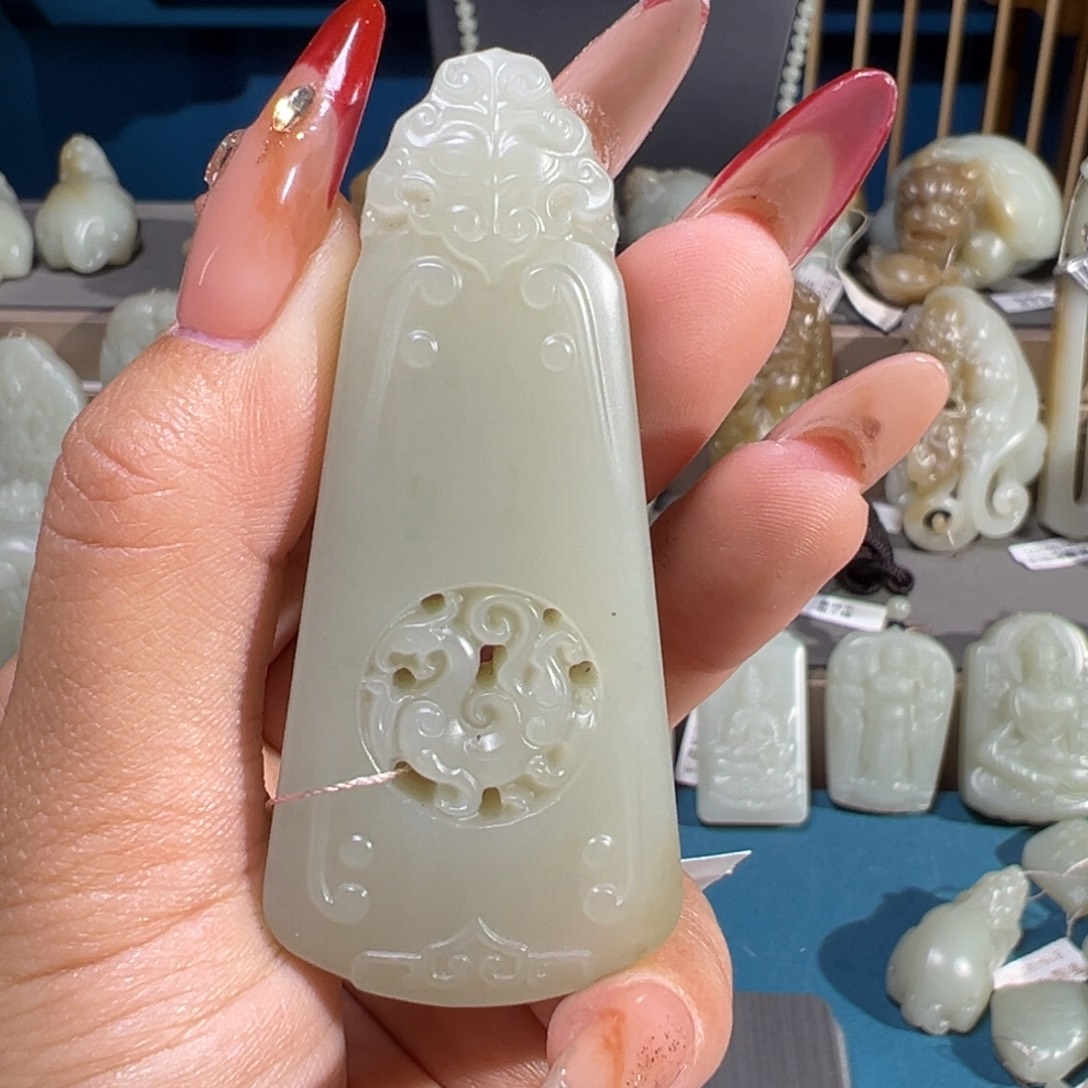 和田玉（糖玉）未镶嵌颈饰