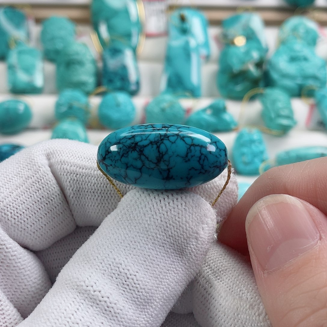 绿松石颈饰未镶嵌