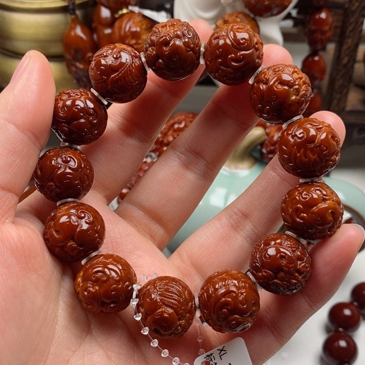 橄榄核吊坠小***熊回血回血