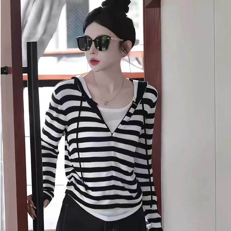 【杂款】休闲风拼接连帽常规长袖显瘦T恤