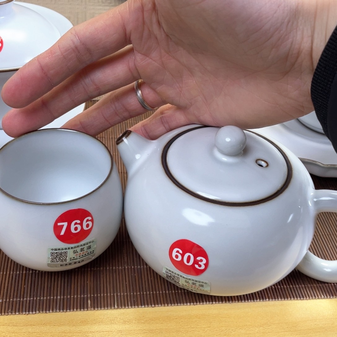 瓷片。。。。。。。。。。。。。。。。。。