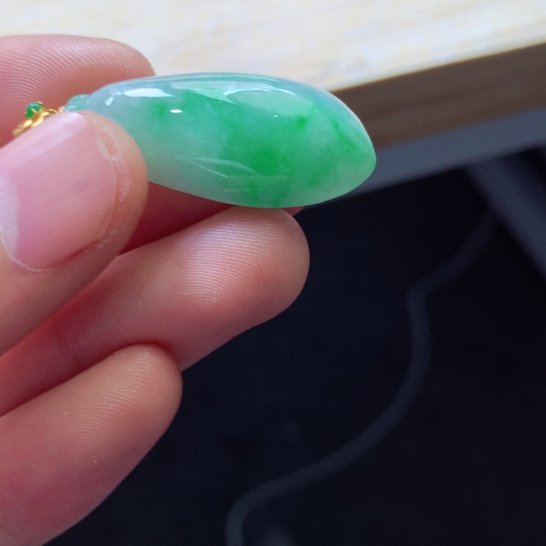 翡翠颈饰18K金镶嵌吊坠