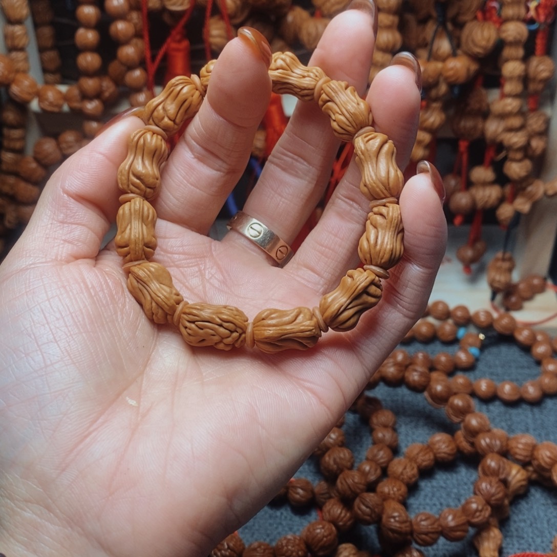 桃核吊坠龙纹桃枭