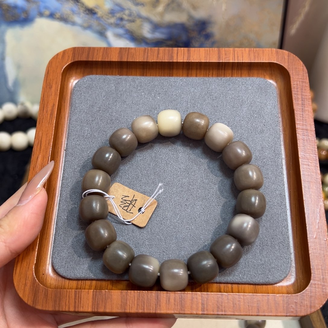 吊坠菩提根/象牙果烟沙卡14微瑕