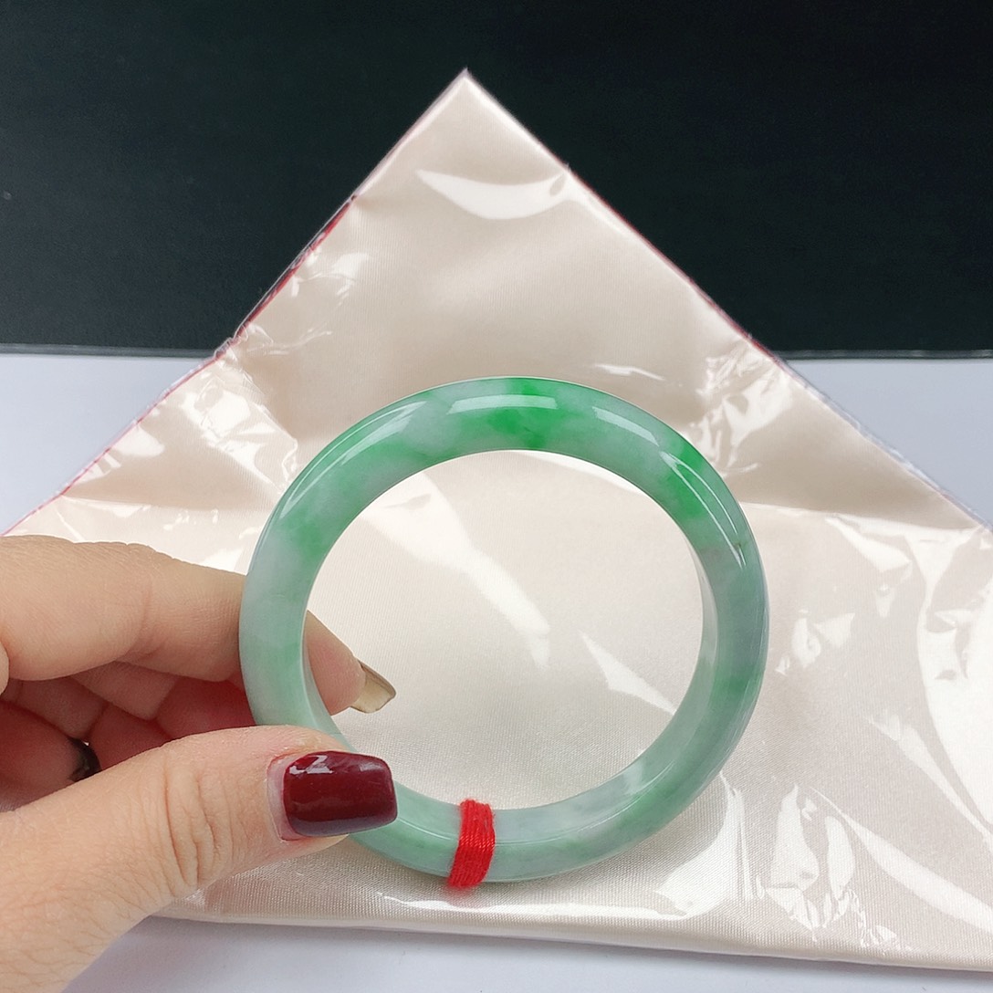 翡翠手镯未镶嵌翡翠271