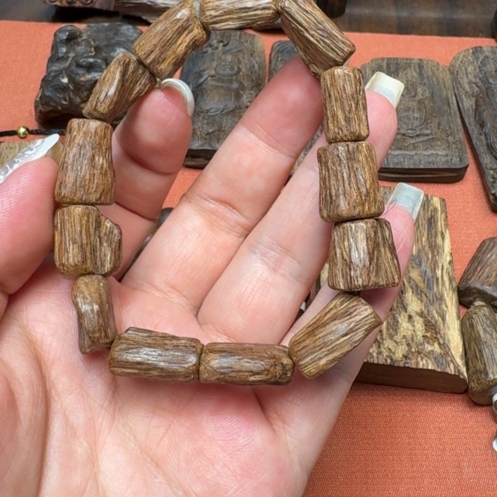 大叶紫檀（黑酸枝木类）