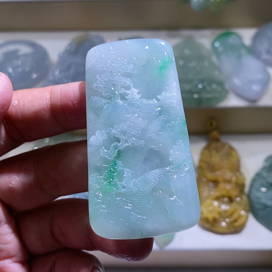 【闪购商品】翡翠颈饰未镶嵌山水