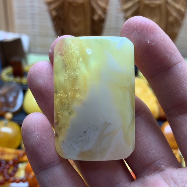 琥珀珠宝奇石未镶嵌