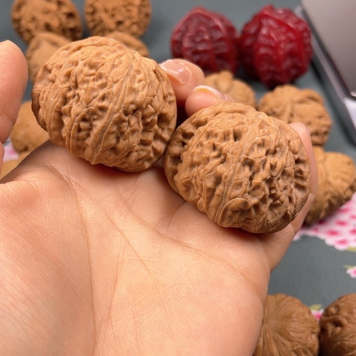 文玩核桃把件W 05 42 白狮子