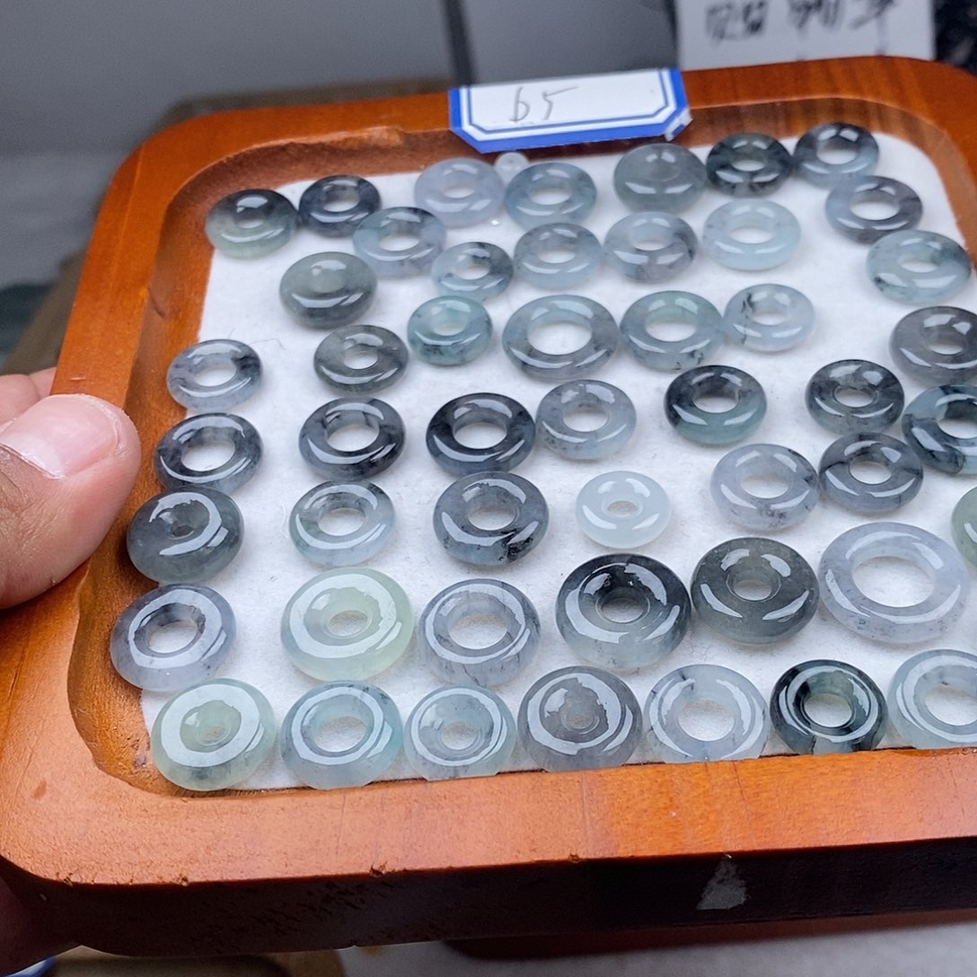 翡翠颈饰未镶嵌冰乌鸡甜甜圈65一个