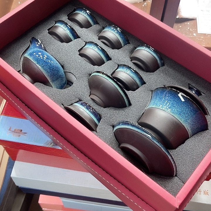 孤品茶具套装等。      