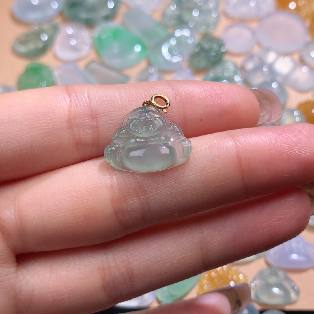 翡翠挂件18K金镶嵌佛