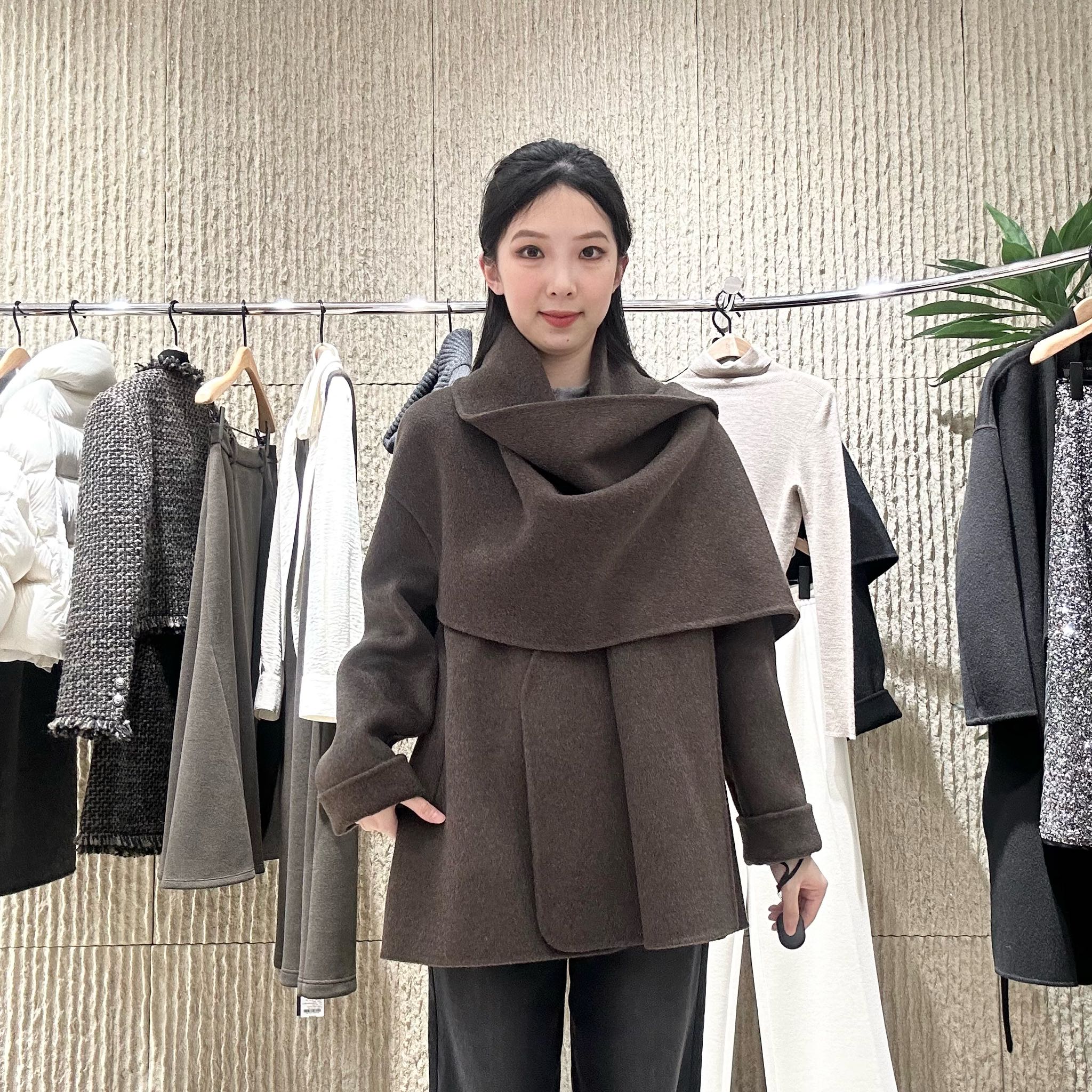 【银泰百货奥莱WH】玛诺维希女士复古时尚外套大衣8412590590