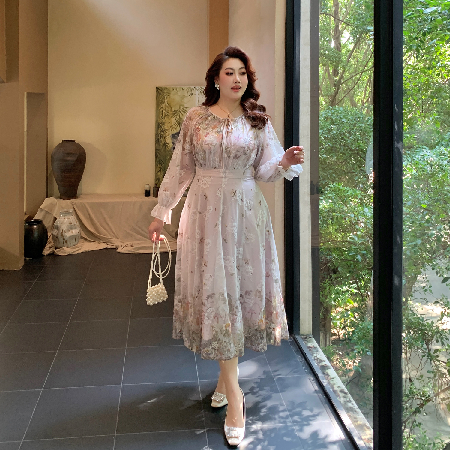 GLEC大码女装2025秋冬新款法式温柔风复古碎花时尚优雅系带连衣裙