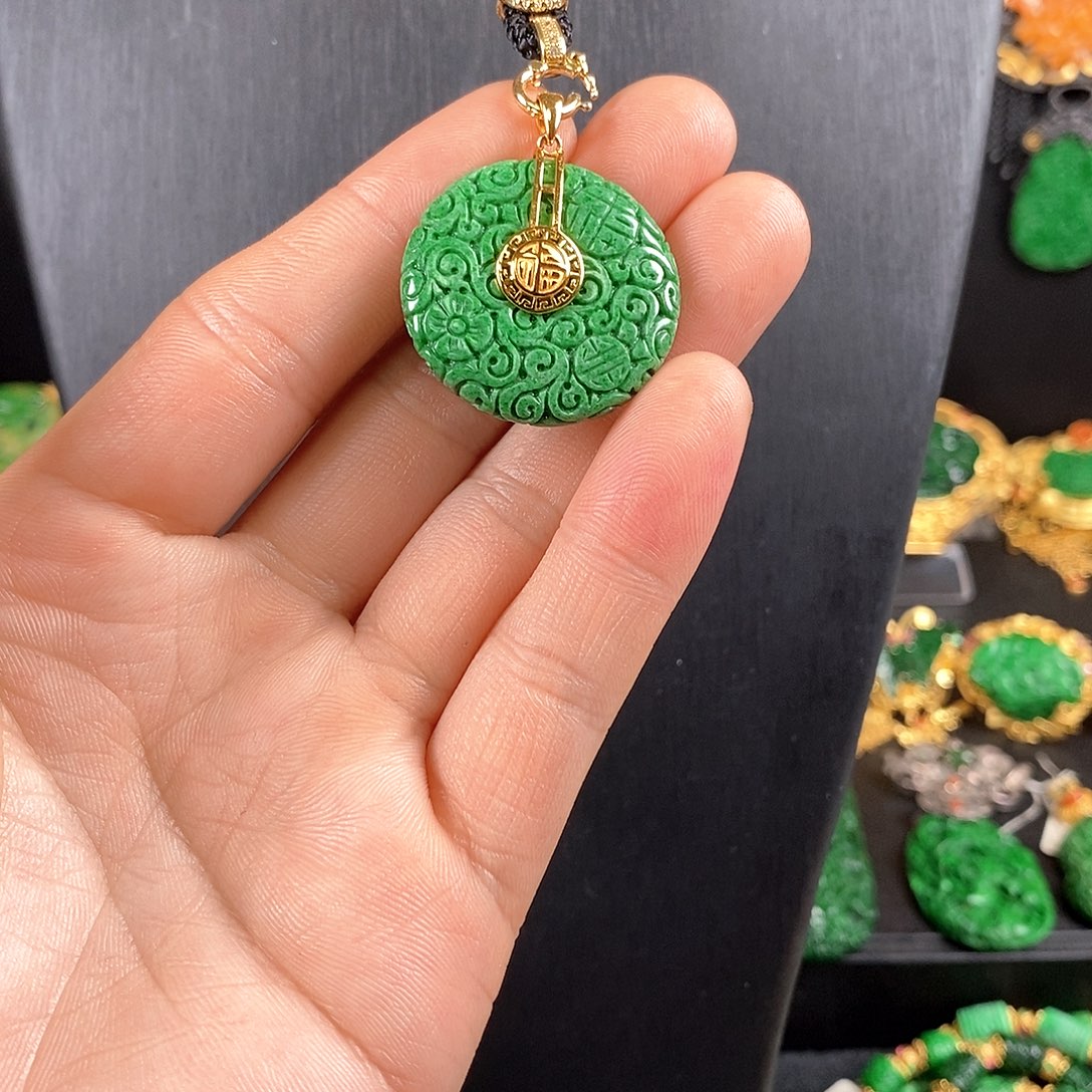 翡翠未镶嵌颈饰吊坠