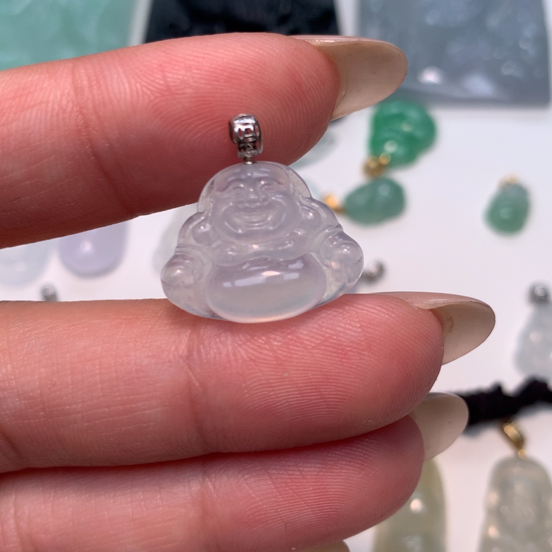 翡翠18K金镶嵌颈饰佛公