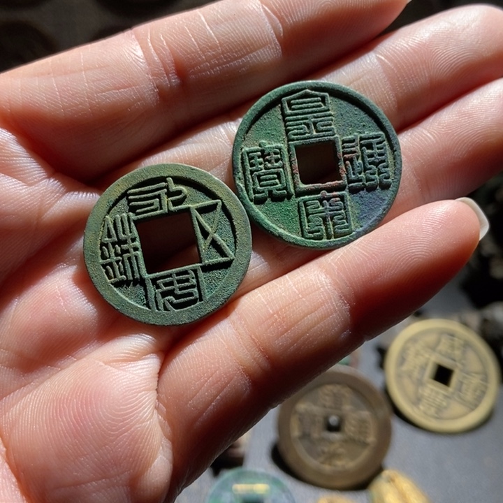 偷***心铜现代工艺品仿制品