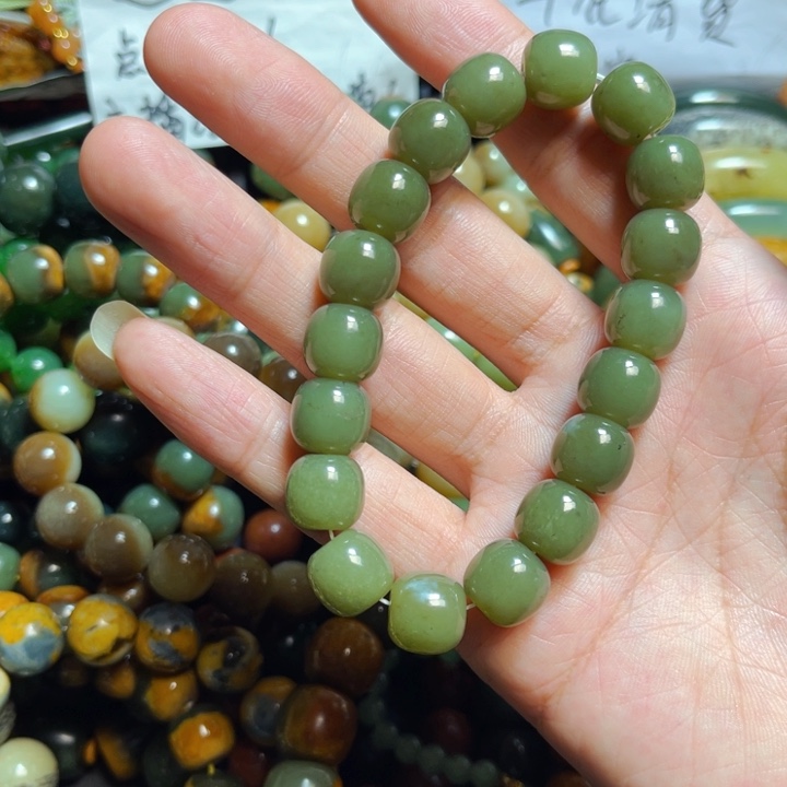 岫岩河磨玉（透闪石质玉）手链未镶嵌