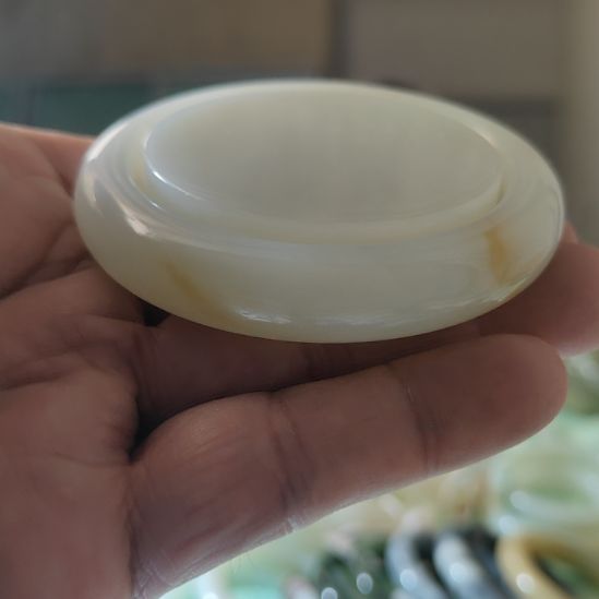 美***生和田玉未镶嵌手镯