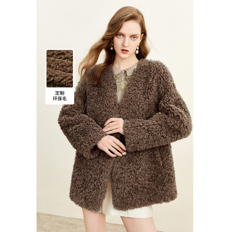 【黄蓉推荐】missCOCOON复古宽松大V领外套0495